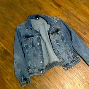 H&M boys ✨denim jacket✨ good condition 🫶🏽barely worn